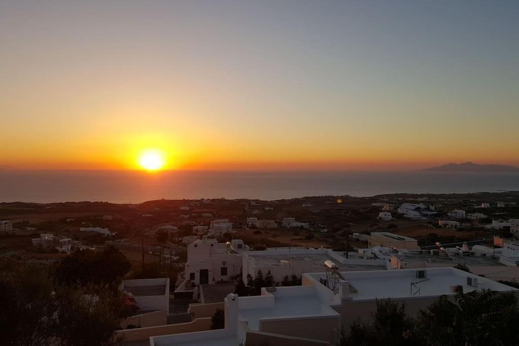 Euphoria Suites & Deluxe Studios Fira (Santorini) Exterior foto