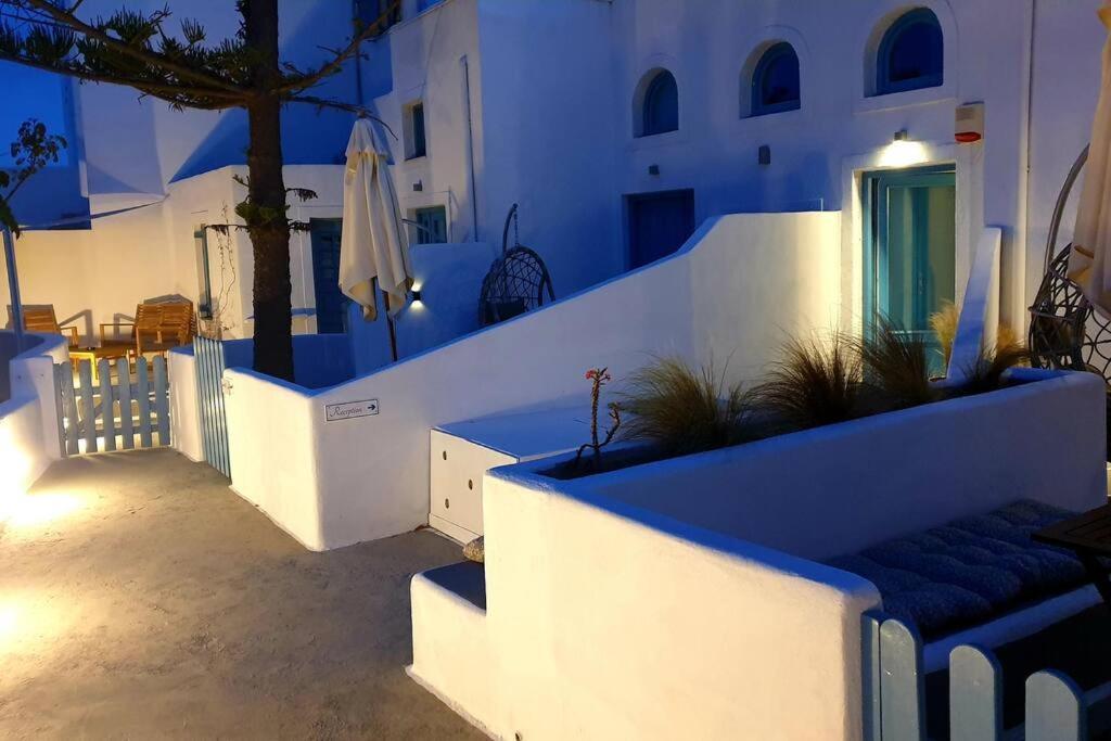 Euphoria Suites & Deluxe Studios Fira (Santorini) Exterior foto