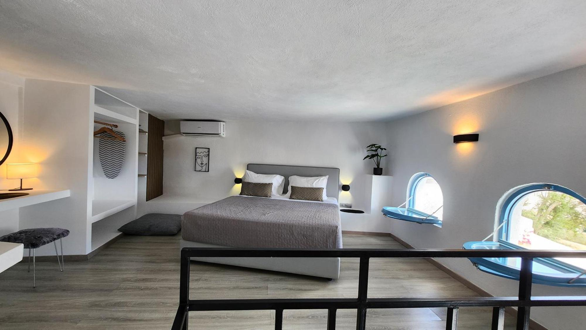 Euphoria Suites & Deluxe Studios Fira (Santorini) Exterior foto