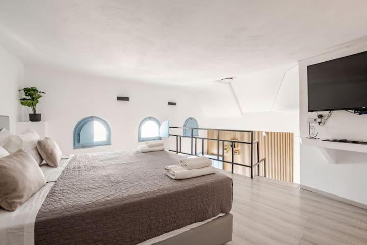 Euphoria Suites & Deluxe Studios Fira (Santorini) Exterior foto