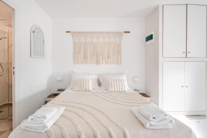 Euphoria Suites & Deluxe Studios Fira (Santorini) Exterior foto