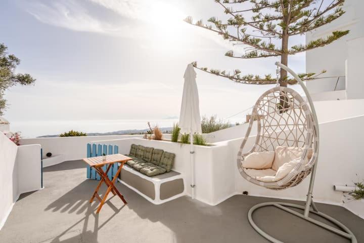 Euphoria Suites & Deluxe Studios Fira (Santorini) Exterior foto